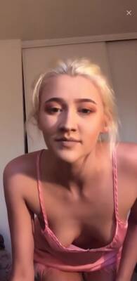 Girl Teasing on vidfreenow.com