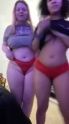 Thick American Babes Showing Tits On Periscope - Usa on vidfreenow.com