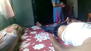 Flashing on real Indian maid with twist - India on vidfreenow.com