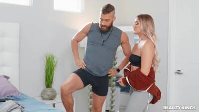 Deep vaginal makes sporty blonde crave for more on vidfreenow.com