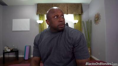 Deep anal with a black man drives the wife crazy on vidfreenow.com