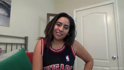 Cheerleader sucks dick and gets laid in proper XXX on vidfreenow.com