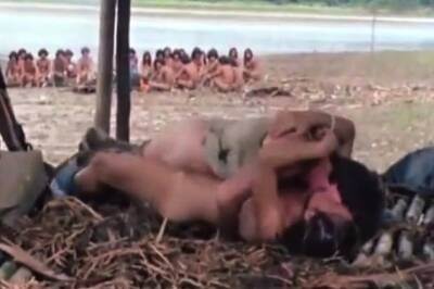 Canibal Holocaust Hot Scene - Italy on vidfreenow.com