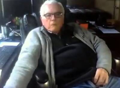 Grandpa jerking off on vidfreenow.com