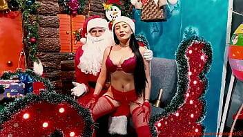 Sexy milf exhibicionista celebrando navidad en publico - Mexico on vidfreenow.com