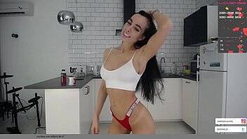 Beatifull girl striptease on vidfreenow.com