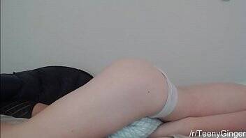 Amateur Pillow Humping on vidfreenow.com