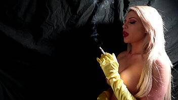 PREVIEW SMOKING FETISH GLOVE FETISH BLONDE SMOKER JESSIE LEE PIERCE on vidfreenow.com