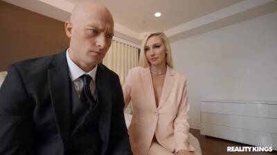 Bald dude takes good care of blonde's puffy cunt on vidfreenow.com