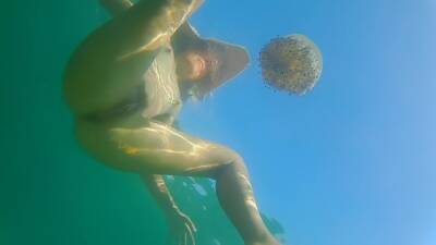 Totaly Naked Underwater # Risky Swim With My New Friends on vidfreenow.com