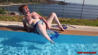 Red Xxx - Mature Redhead Fucking And Masturbating Poolside on vidfreenow.com