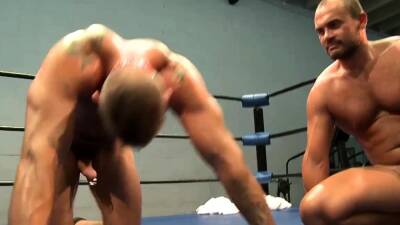 Hunky guy makes his boyfriend do pushups in the ring on vidfreenow.com