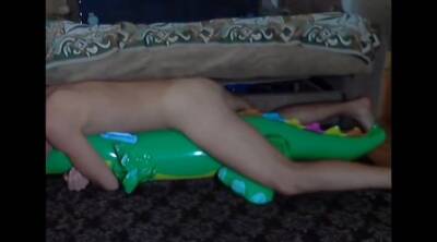 Big inflatable alligator humping cum on vidfreenow.com