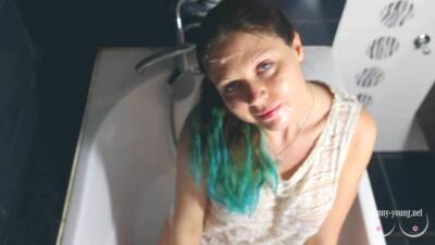 Cutie Girl Does Blowjob And Takes Golden Rain In The Bath on vidfreenow.com