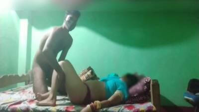 Desi Bhabhi Ki Romantic Chudayi With Her Brother Friends on vidfreenow.com