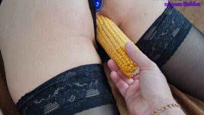 Orgasm From Double Penetration With Vegetable Corn on vidfreenow.com