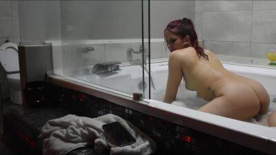 Big Ass Enjoying The Fuck In The Jacuzzi on vidfreenow.com