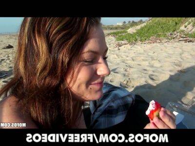 Beautiful brunette amateur sucks and fucks at the beach on vidfreenow.com