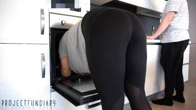 Girl in yoga leggings stuck in oven - projectsexdiary on vidfreenow.com