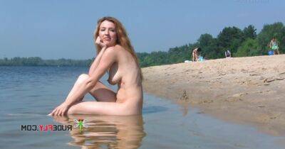 Nude beach girl has such a hot body and such a sexy little ass on vidfreenow.com