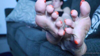 Black Amateur Explore Hot Foot Fetish on vidfreenow.com