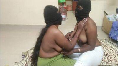 Indian Tamil Lesbian Aunty With Audio - India on vidfreenow.com