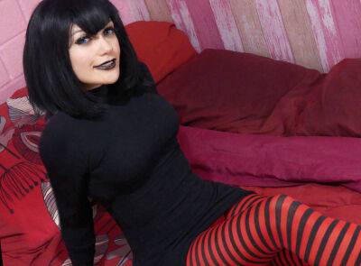 Goth teen Mavis riding dick hard and climaxing - Part 3 on vidfreenow.com