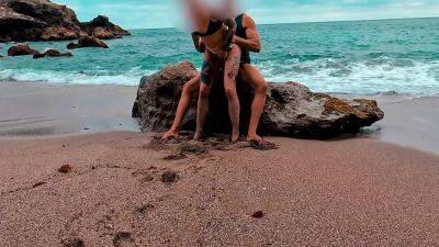 Sex On The Beach! Rolling And Taking Cum In Pussy on vidfreenow.com