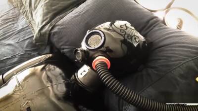 Latex Gasmask Breathplay on vidfreenow.com