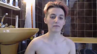 Cam Model - Showering Live on vidfreenow.com