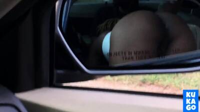 Black slut sucking dick in front seat of car on vidfreenow.com