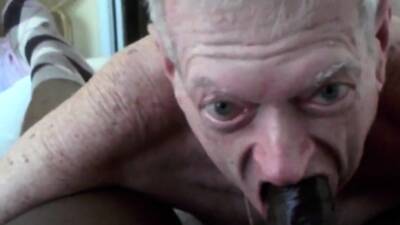 Grandpa sucks and eats cum on vidfreenow.com