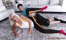 Mother companion's daughter strapon As alex shoved her on vidfreenow.com