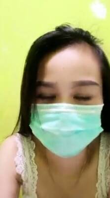 Playful Indonesian hottie wears a facemask while rubbing - Indonesia on vidfreenow.com