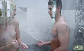 Eddie Dean joins Minxx Marley inside the shower room on vidfreenow.com