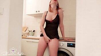 Busty Babe Masturbate Pussy and Intensive Orgasm in the Kitchen on vidfreenow.com