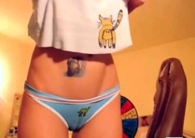 Cameltoe on vidfreenow.com