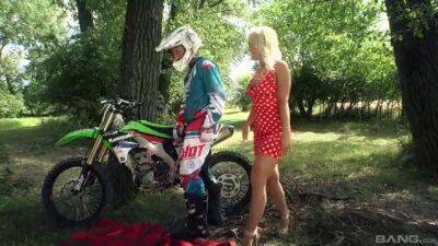 Biker offers this sexy ass blonde the fuck of her life on vidfreenow.com