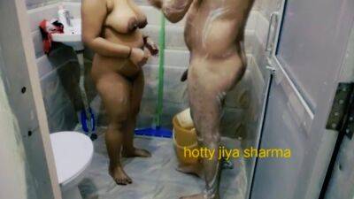 Newly Married Couple Nude Bath & Hubby Pissing On Wife Mouth on vidfreenow.com