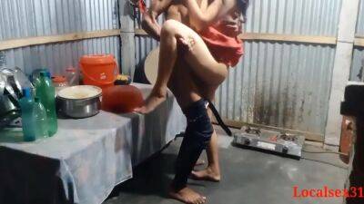 Indian Village Bhabhi Sex In Red Saree - India on vidfreenow.com