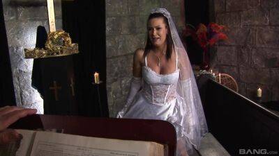 Big booty bride fucks on her wedding day like a slut on vidfreenow.com