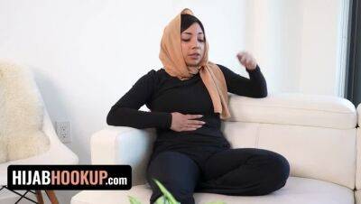 Hijab Hookup - Muslim Babe Doing Fasting Eats Big Juicy Cock To Sustain Her Physical Hunger on vidfreenow.com