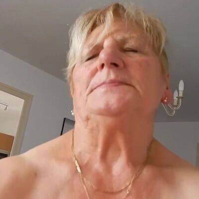 Fucking a sexy older lady on vidfreenow.com