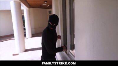 StepDaughter Jade Nile Fucked By Robber StepDad on vidfreenow.com