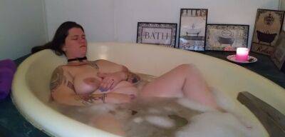 Fetishism BBW Bubble-bath Masturbation on vidfreenow.com