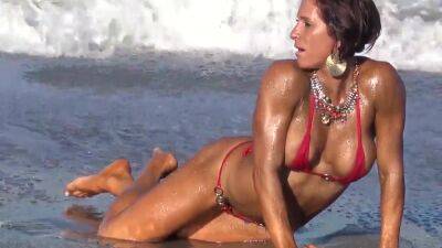 Tanned And Sultry Fitness Mom Toni Andra 4 - Usa on vidfreenow.com