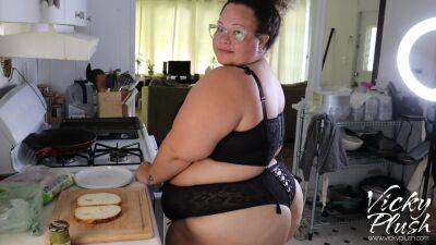 I Made You Breakfast Daddy! Happy Fathers Day on vidfreenow.com