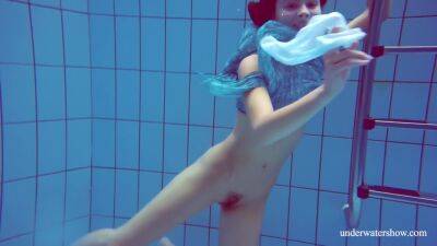 Sexy Tight Teen Marusia Swims Naked Underwater on vidfreenow.com