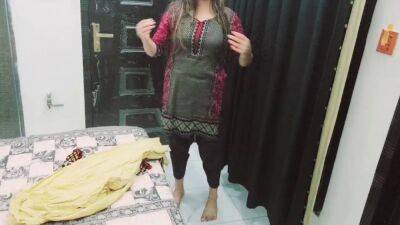 House Wife Changing Clothes Fucked By Cuckold Husband - Pakistan on vidfreenow.com