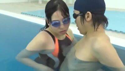 Sex in the pool - Japan on vidfreenow.com